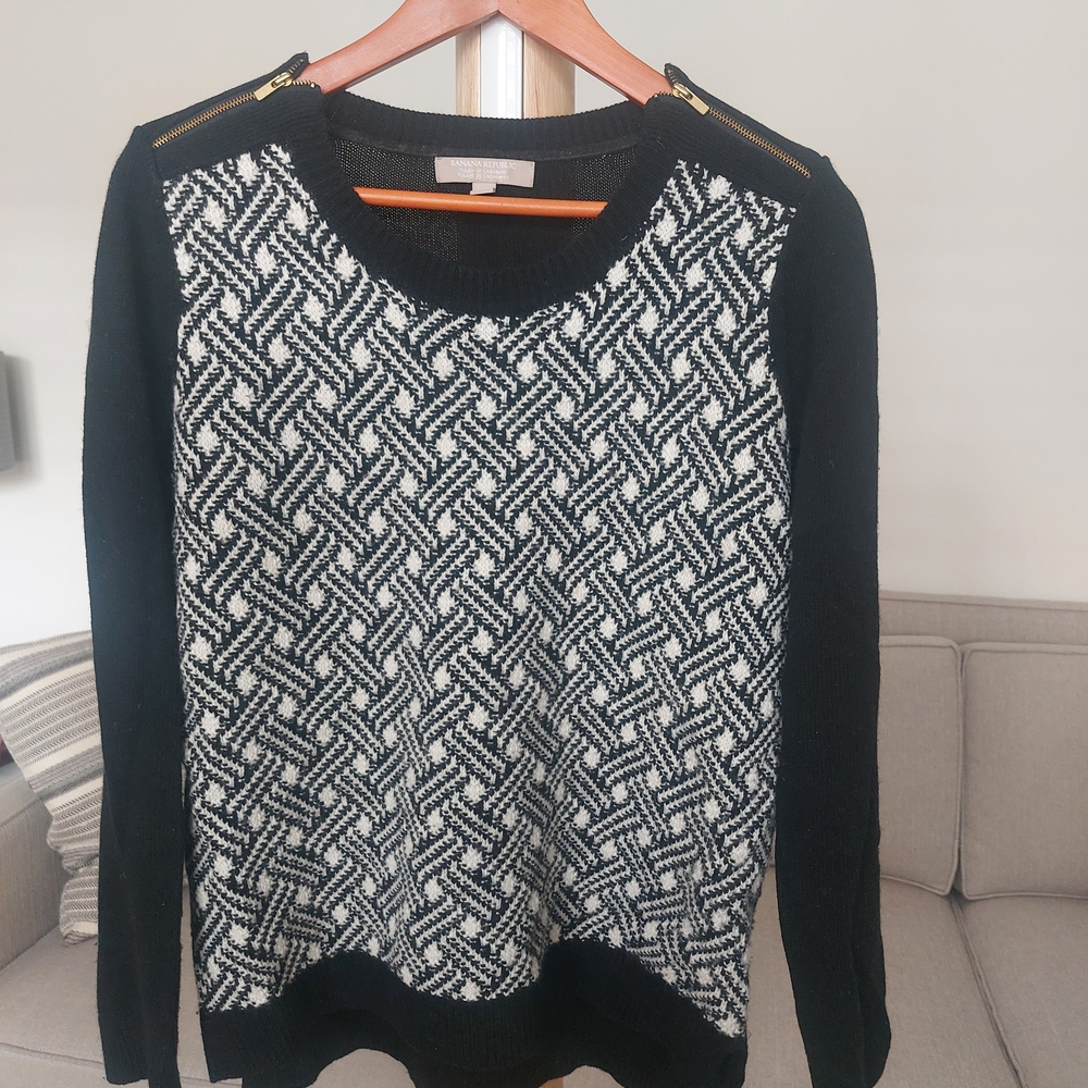 Banana Republic Geometric Black and White Crew Neck Sweater
